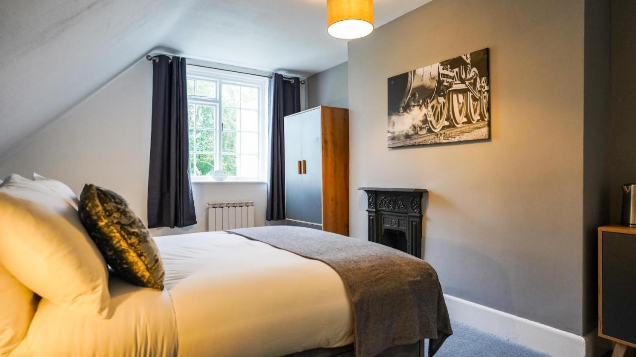 Hotel The Old Railway Porton Exterior foto